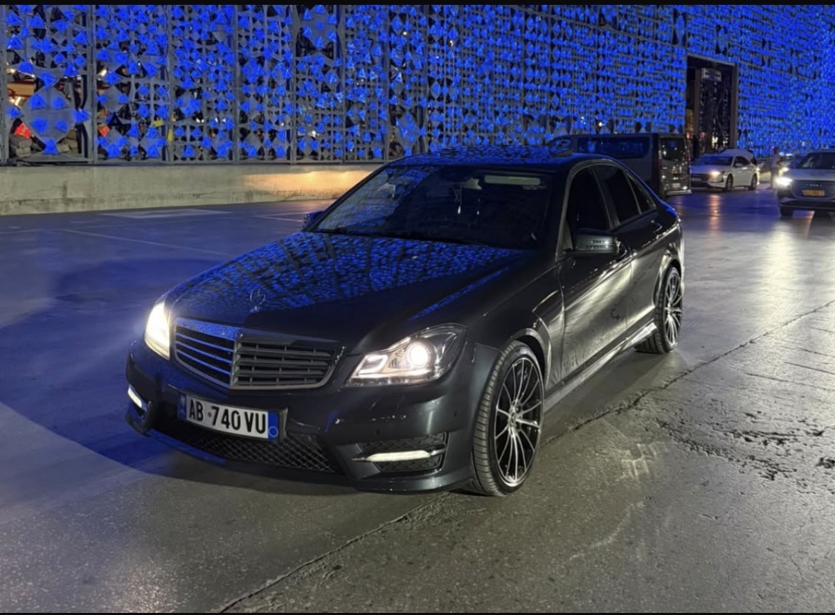 Mercedes-Benz C- Class