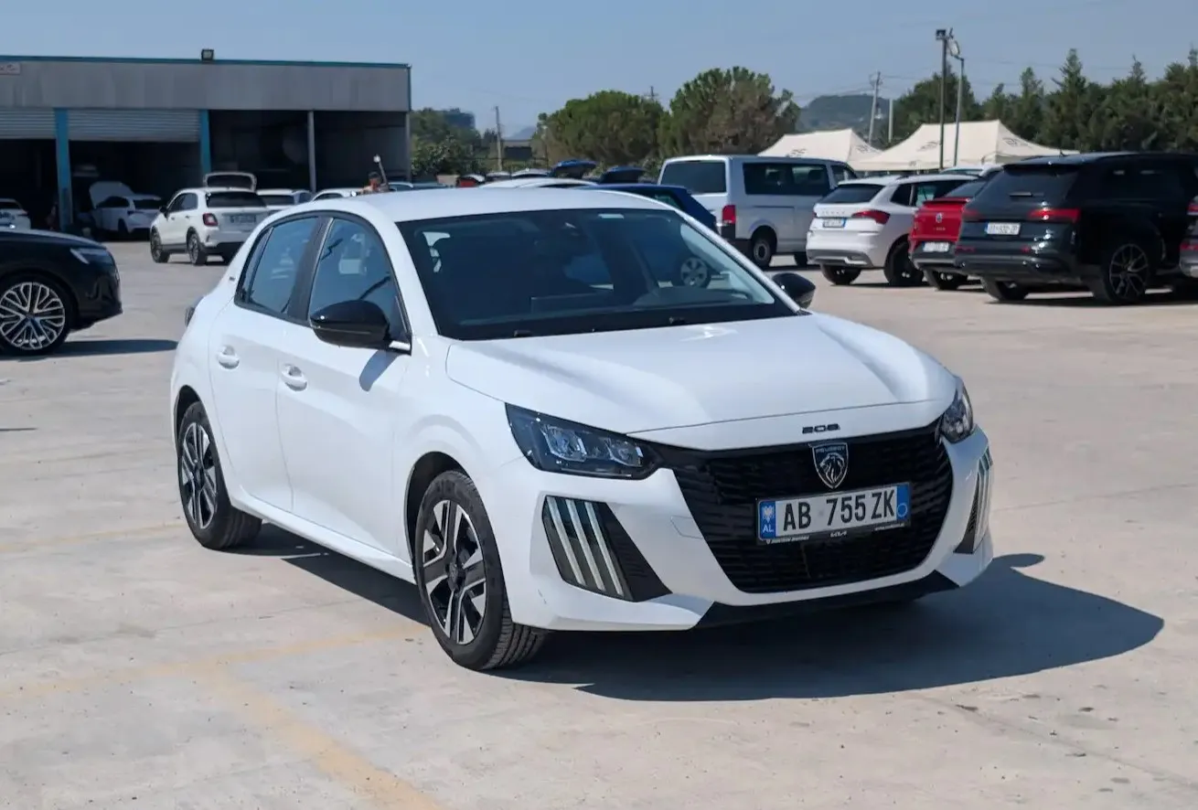 Peugeot 208