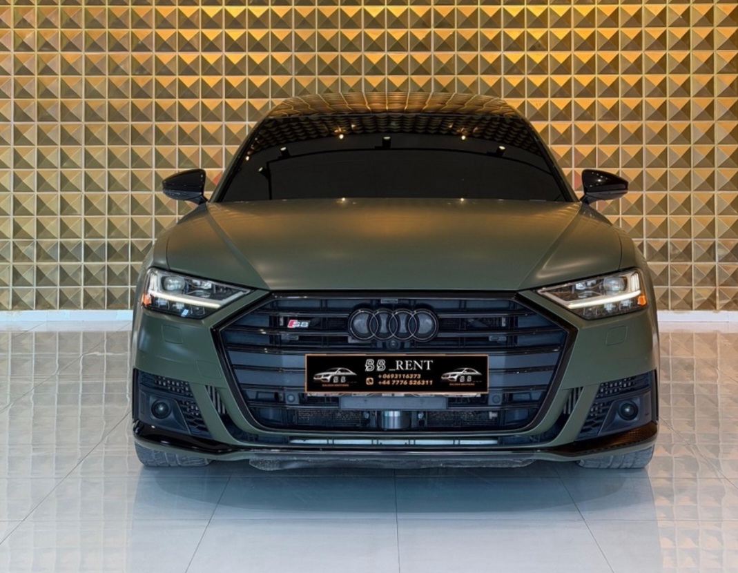 Audi S8